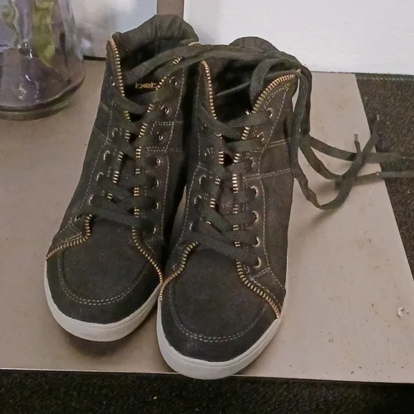 Sparkly Bebe sneakers - Picture 2 of 8